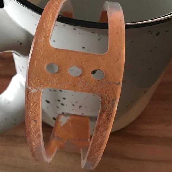 1000 Stylist Exclusive Cuff - Picture 2 of 2